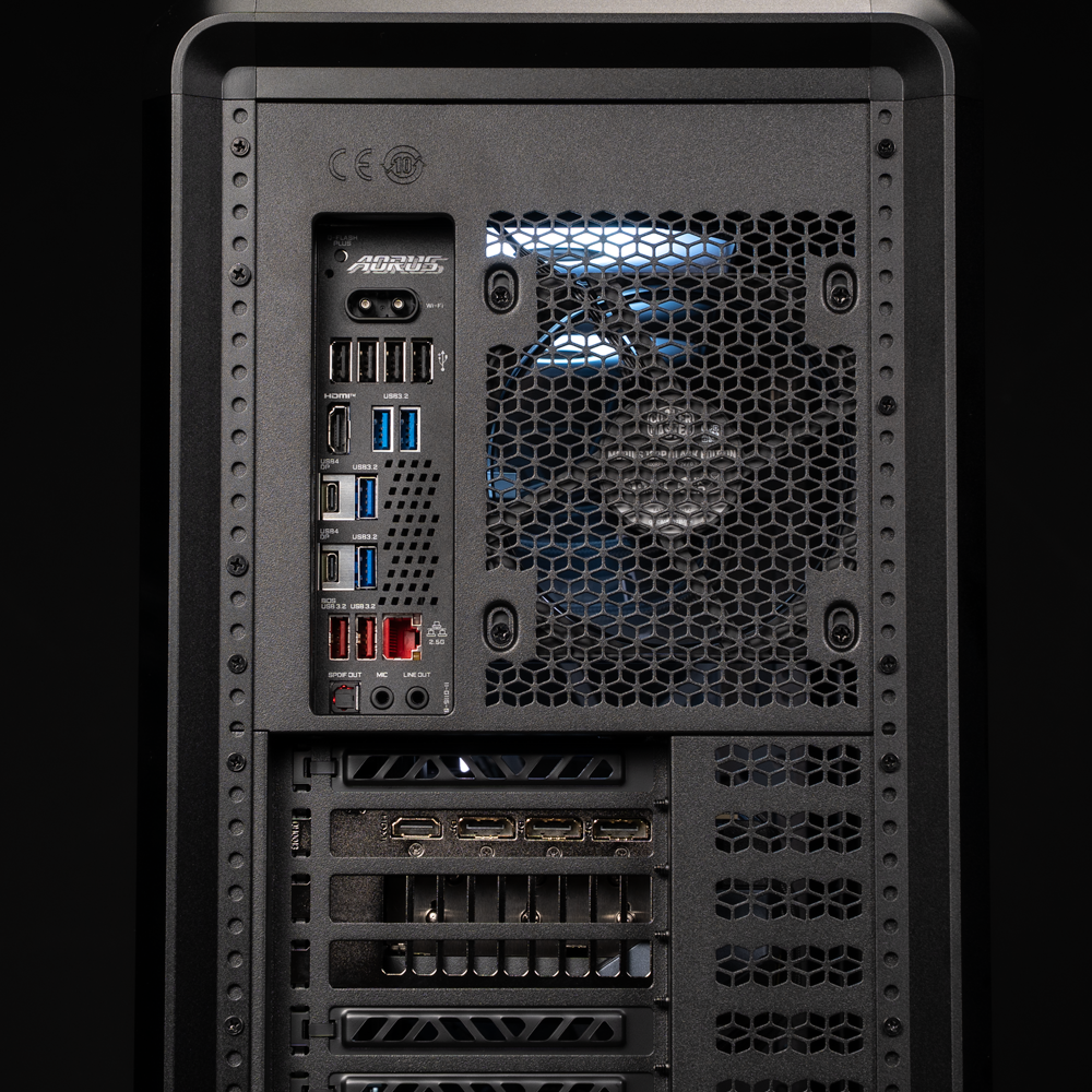 NVIDIA Focus Ultimate : AMD EX / Ryzen 9 9950X + GeForce RTX 5090 FE