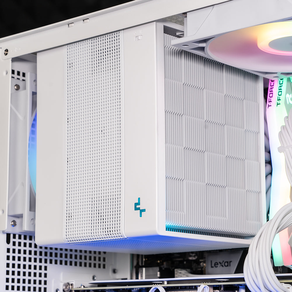 White Lunchbox : L7 X3D / Ryzen 7 9800X3D + GeForce RTX 5070 Ti