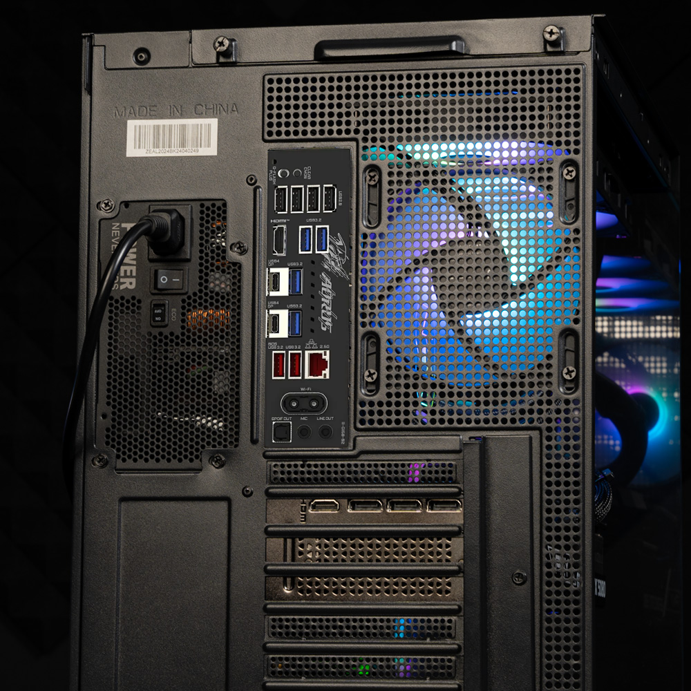 Black Lunchbox : X3D Gaming L7 / Ryzen 7 9800X3D + Radeon RX 9070 XT