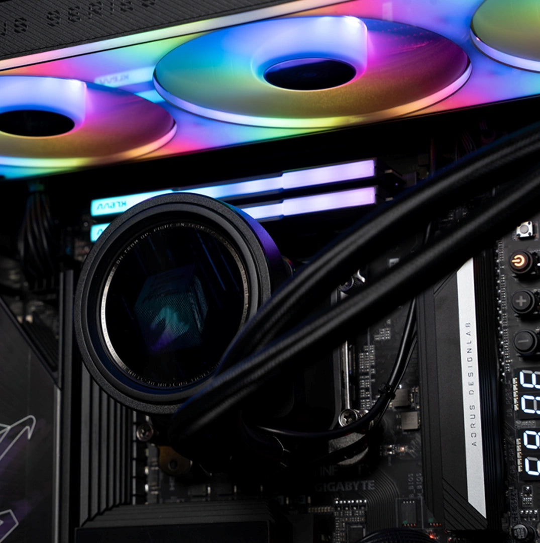 GIGABYTE AORUS : Infinity / Ryzen 9 9950X3D + GeForce RTX 5090