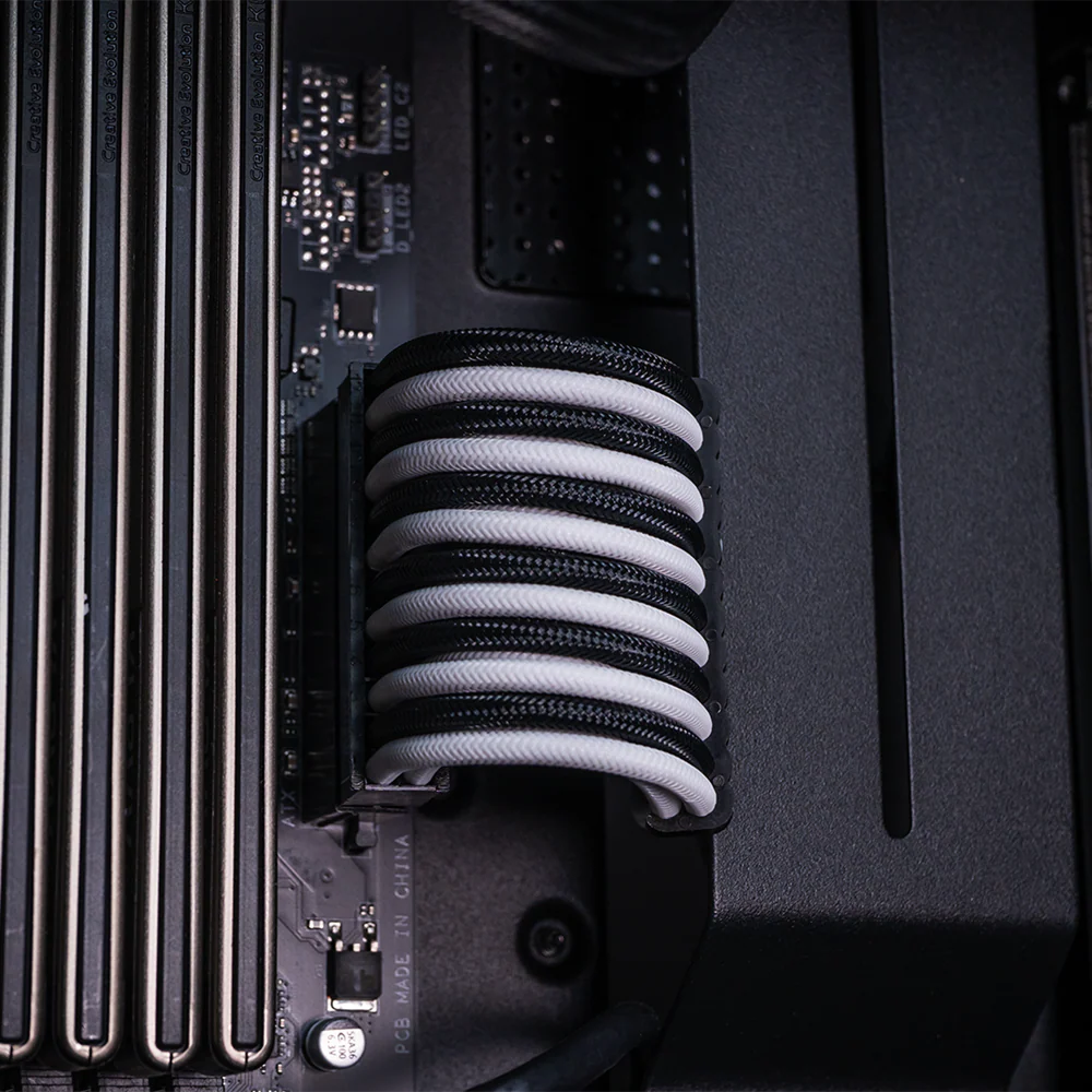 Cable Sleeve Kit - Black/White *SG60 Promo* (U.P. : $45) (D)
