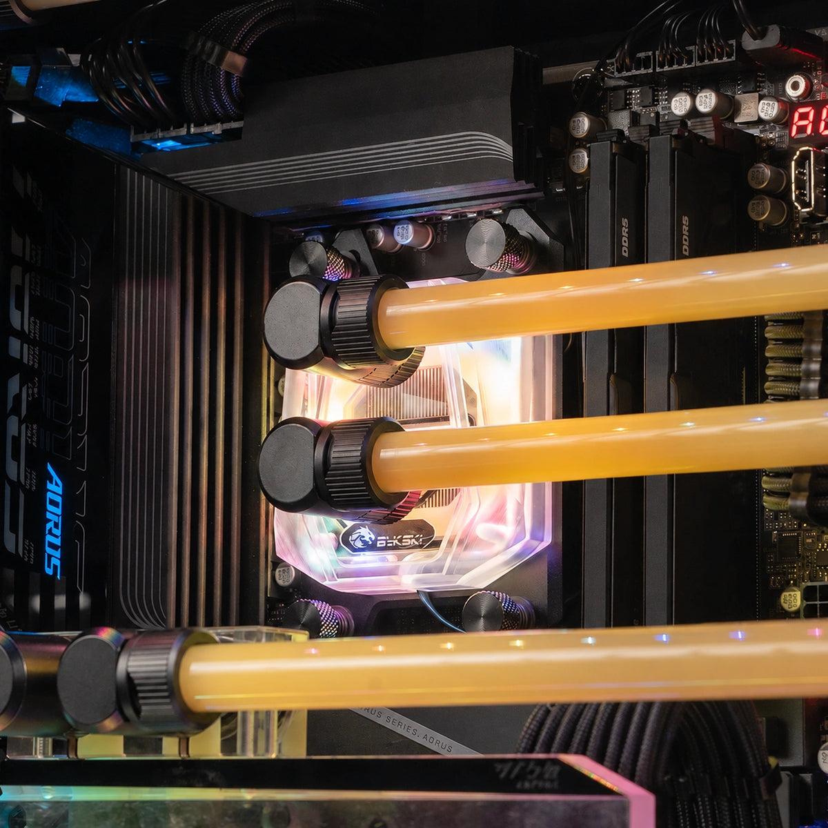 Artisan 13 : Fishtank / Ryzen 9 9950X3D + GeForce RTX 5080