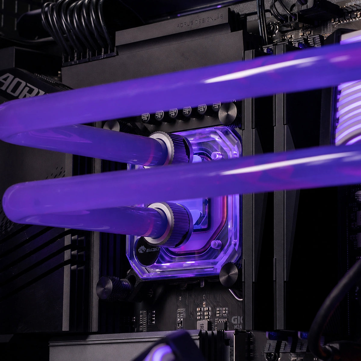 Artisan 15 : Novacore / Ryzen 9 9950X3D + GeForce RTX 5090