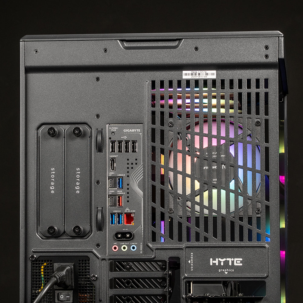 Supreme : X3D Gaming 2 (FISHTANK) / Ryzen 7 9800X3D + GeForce RTX 5080