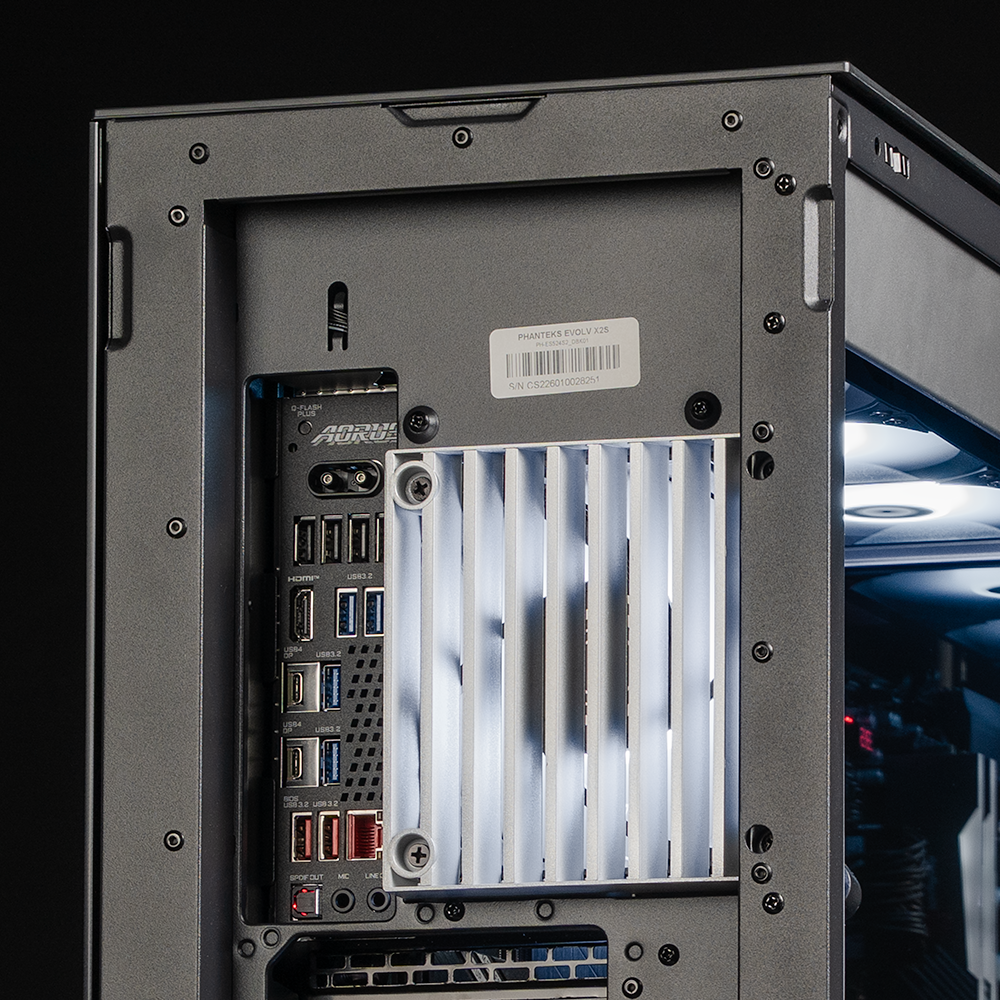 NVIDIA Ultimate : X3D Gaming / Ryzen 7 9800X3D + GeForce RTX 5090 FE