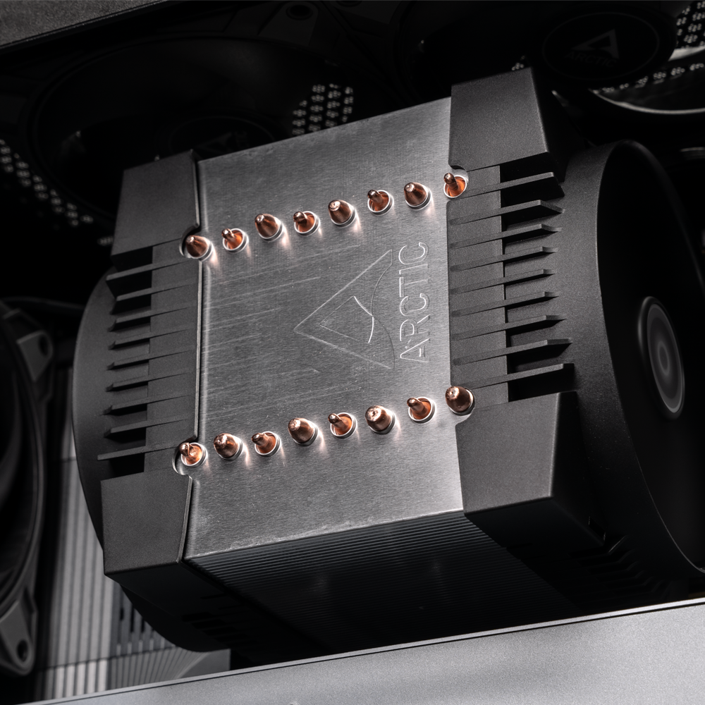 Insane Ultrafocus : AMD Workstation / Threadripper 9960X + GeForce RTX 5090