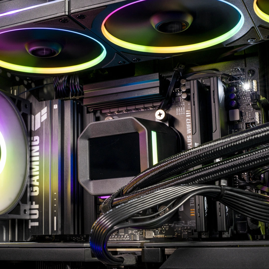 Supreme : AMD X3D / Ryzen 7 7800X3D + GeForce RTX 5080