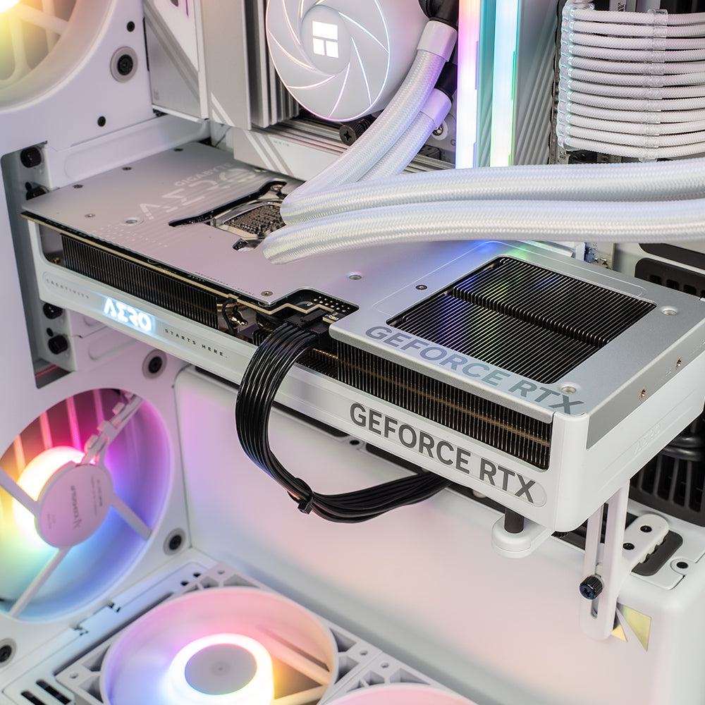 White Lunchbox : X3D Extreme / Ryzen 9 9950X3D + GeForce RTX 5080