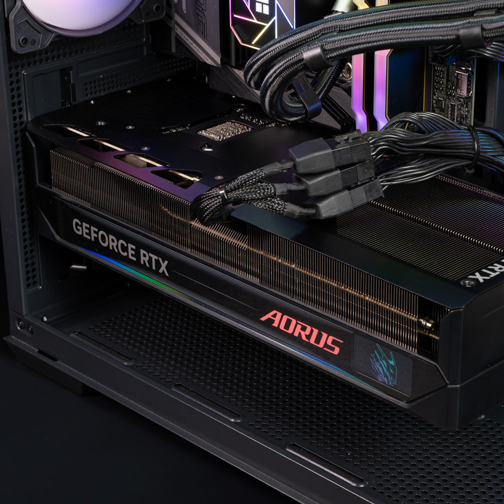 AORUS : Level 7 AMD Extreme (H7 FLOW) / Ryzen 9 9950X3D + GeForce RTX 5070 Ti