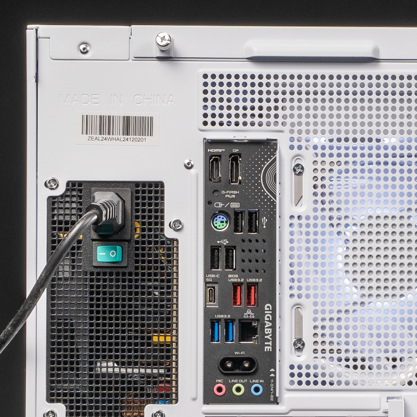 SPECIAL iCUE : Level 7X AMD / Ryzen 7 7800X3D + GeForce RTX 5070 Ti