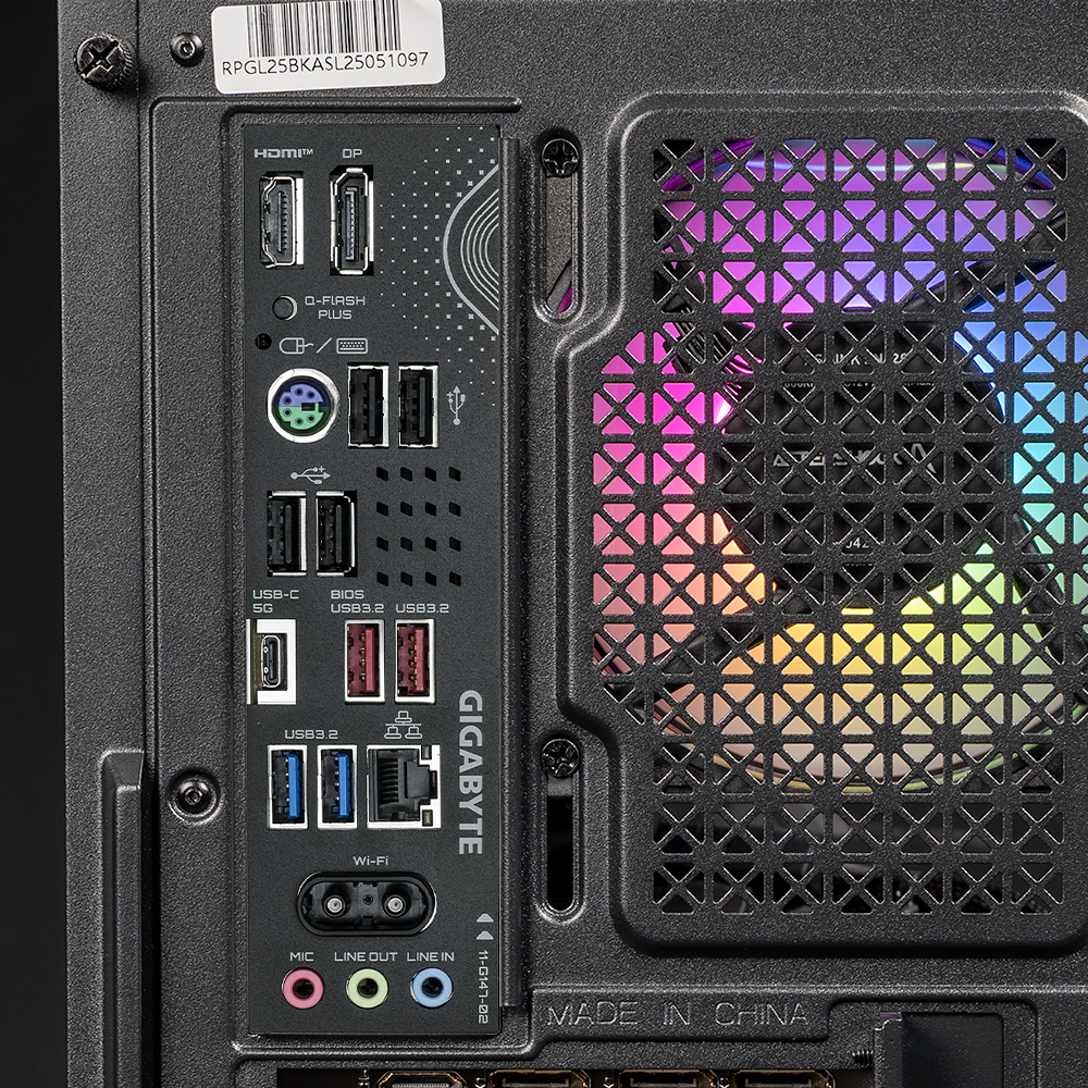 iCUE : Level 7X AMD / Ryzen 7 7800X3D + GeForce RTX 5070 Ti