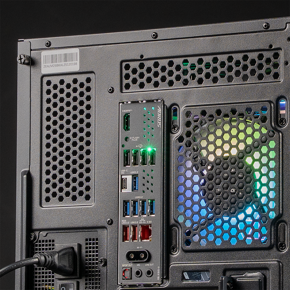 Ultimate : X3D Gaming / Ryzen 7 9800X3D + GeForce RTX 5090