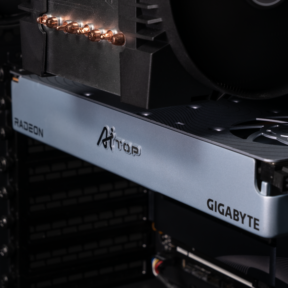 Compact AI PRO : AMD L9 / Ryzen 9 9900X + Radeon AI PRO R9700