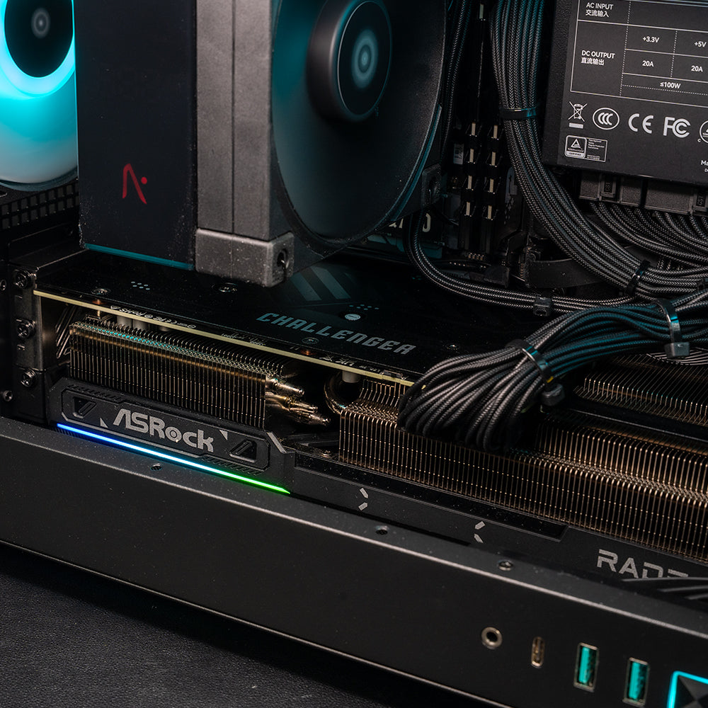 AMD COMPACT X3D / Ryzen 7 7800X3D + Radeon RX 9070 XT